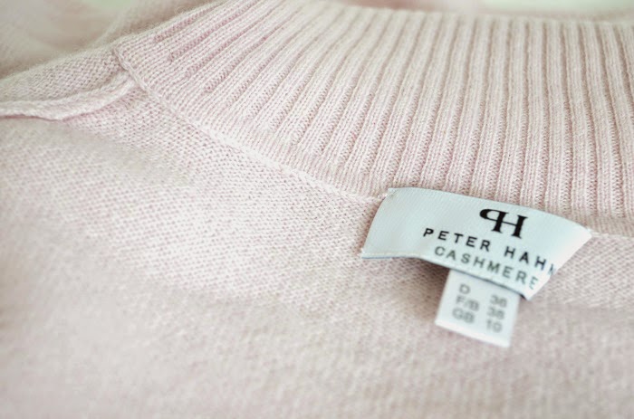 THE CASHMERE PULLOVER