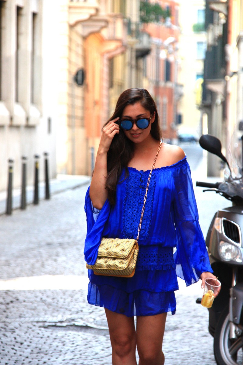 Streets of Verona-Streetstyle-Italia-Summerlook-Blue-Dress-LeSpecs-Benedetta Bruzziches-German Fashionblogger-Munich-Casual-Comfy-Ootd