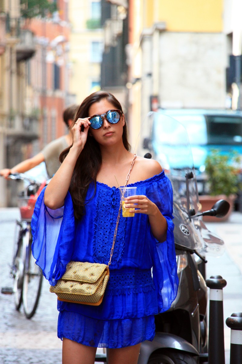 Streets of Verona-Streetstyle-Italia-Summerlook-Blue-Dress-LeSpecs-Benedetta Bruzziches-German Fashionblogger-Munich-Casual-Comfy-Ootd