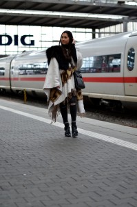 PeruvianPoncho-Ootd-Streetstyle-Fashionblogger-GermanFashionblog-CasualLook-Winterlook-ZaraBooties-Alpaka-Munich-PersonStyleBlog-TheLoudCouture-Lookbook-Outfit