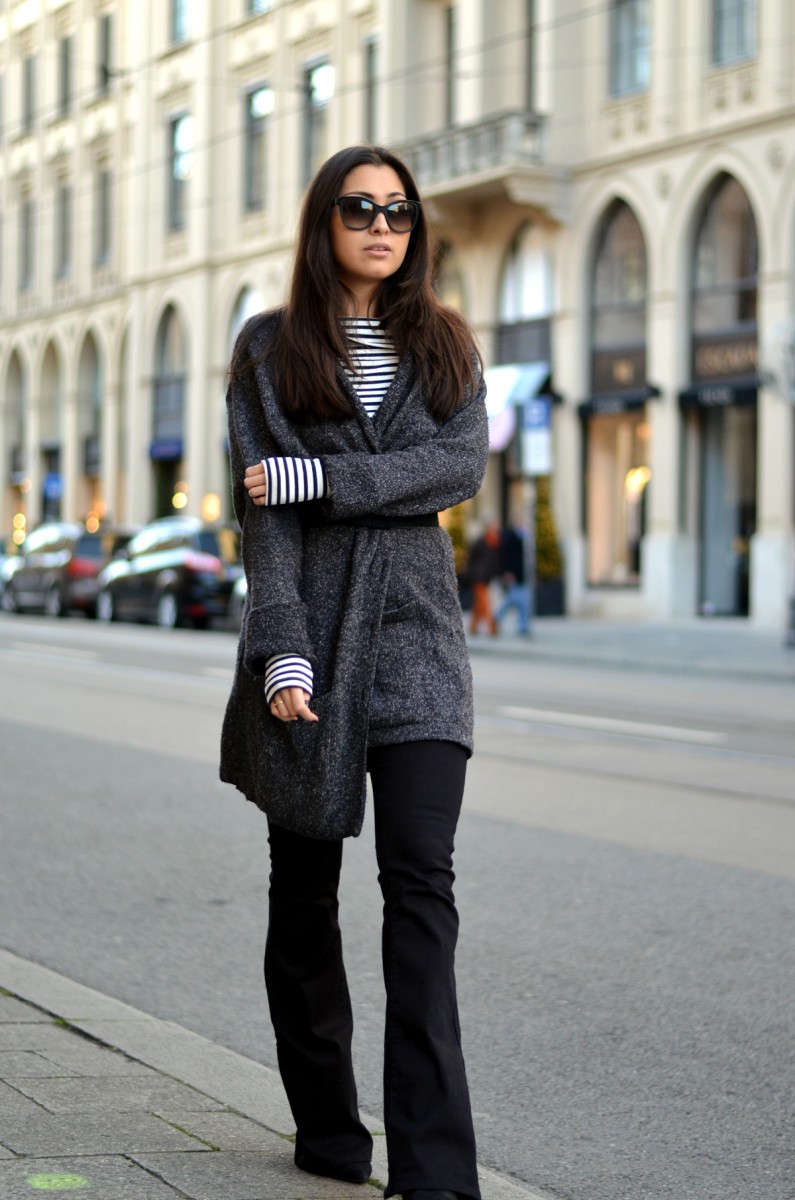 In Stripes And Knit - Lieblingsteile - Longcoat - Casual - Comfy - Look - OOTD - Streetstyle - Munich - German Fashionblog - Fashionista - Flared Pants - Schlaghose - Diesel - Maximilianstrasse