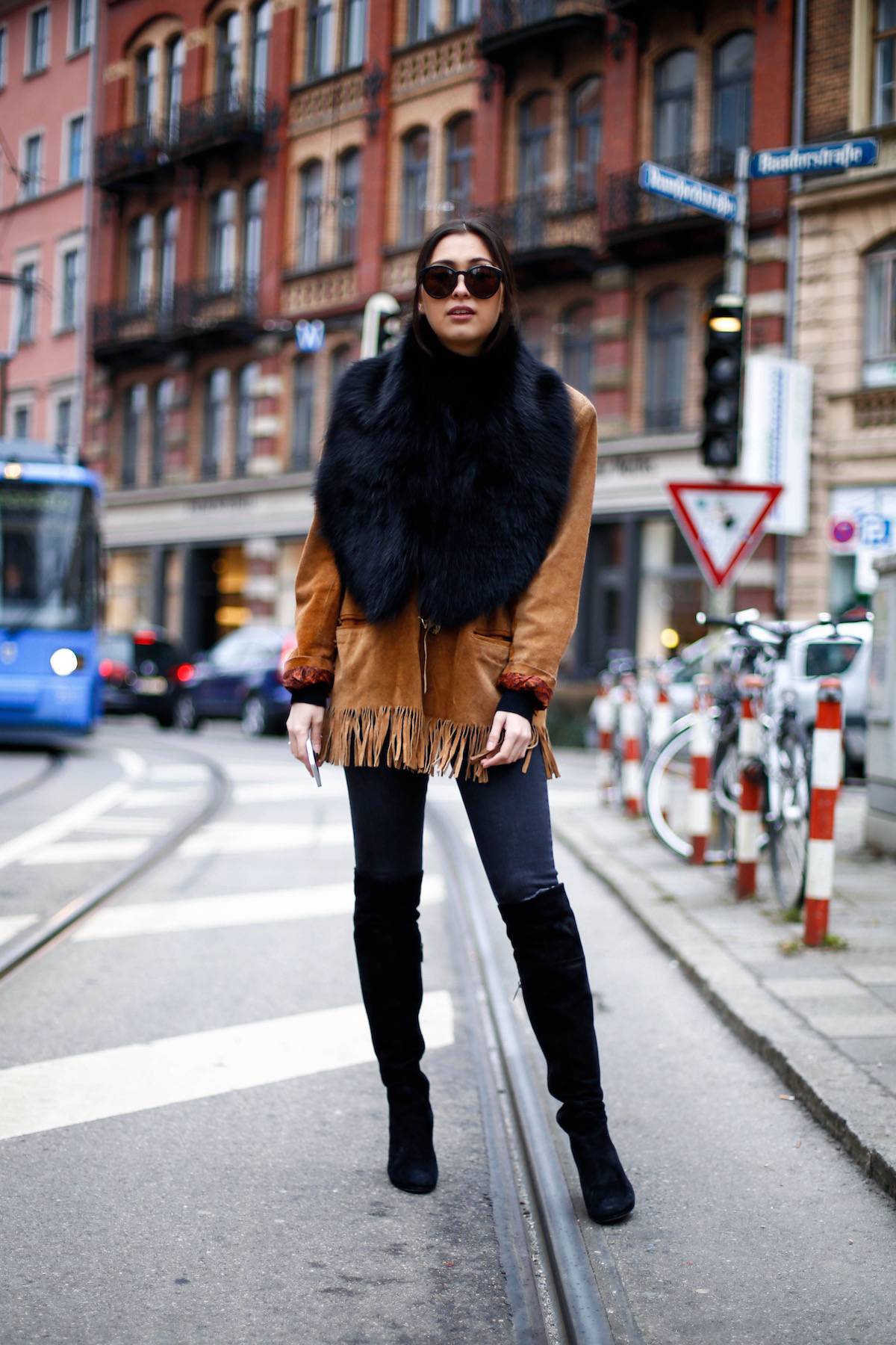 Fringed Jacket - Suede Leather - Vintage - Luxury - Overknees - Fur - Calvin Klein Sunnies - Fashionista - German Fashionblogger - Ootd - Streetstyle Munich - München Personal Style Blog - Isartor - Trends 2016