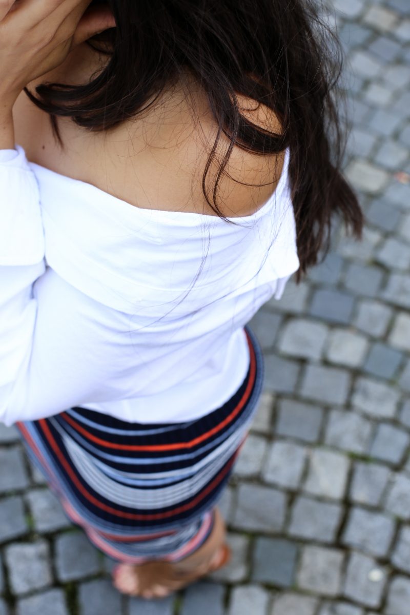 Streifen - Streetstyle München - Lace Up Heels - Sommer 2016 - Sommerlook - Ootd - Weißes Hemd - Klassiker - Calvin Klein Sonnenbrille - Midi Rock - Pencil Skirt