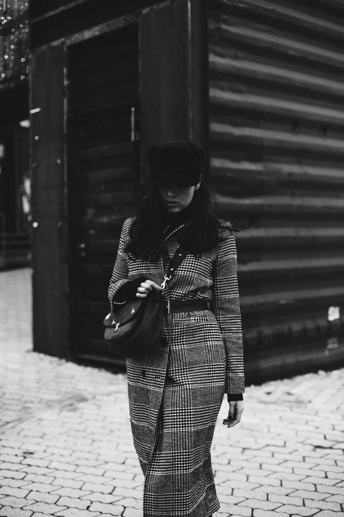 Karomantel – Winterlook – Streetstyle München – Fashionblog Deutschland – Blogger DE – Overknee Stiefel rot – Trends 2017